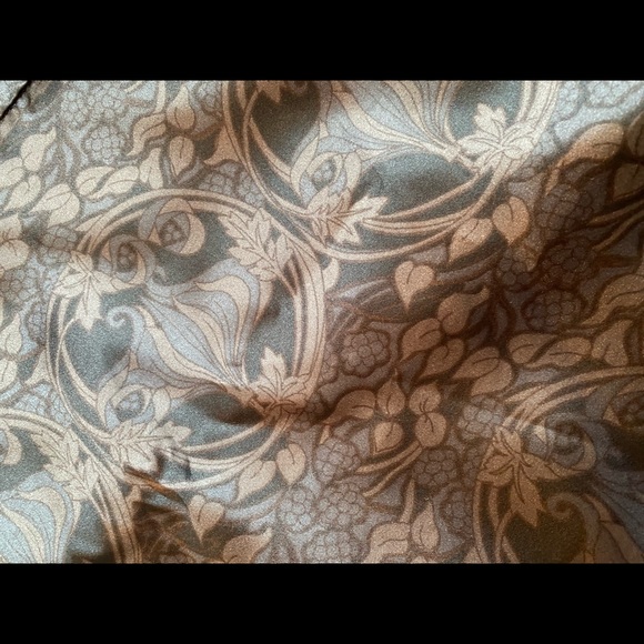 Floral print skirt - Picture 2 of 3